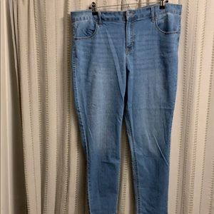Light wash old navy super skinny ankle jeans